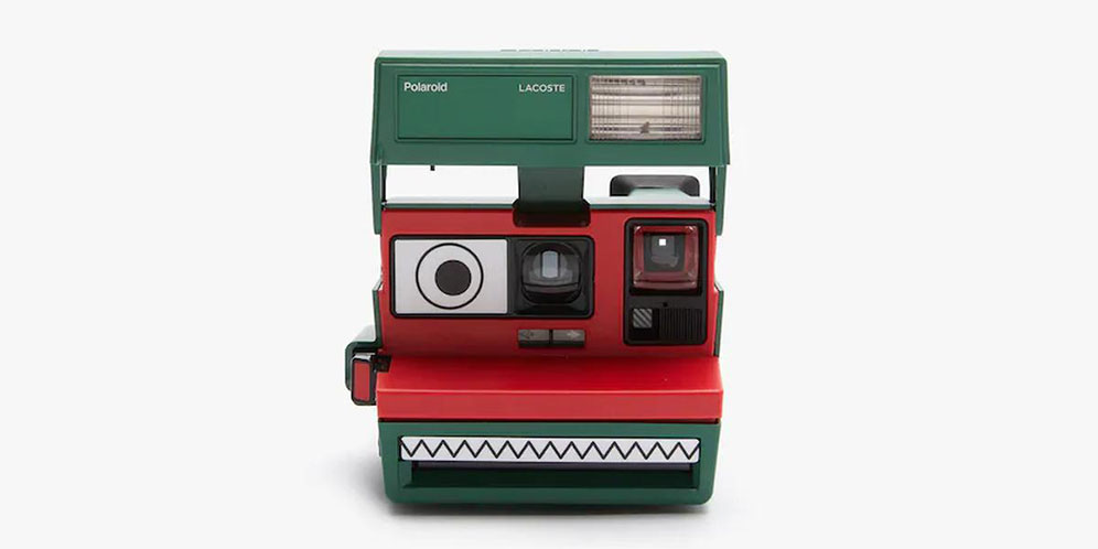 Retro Vibe di Kamera Polaroid x Lacoste